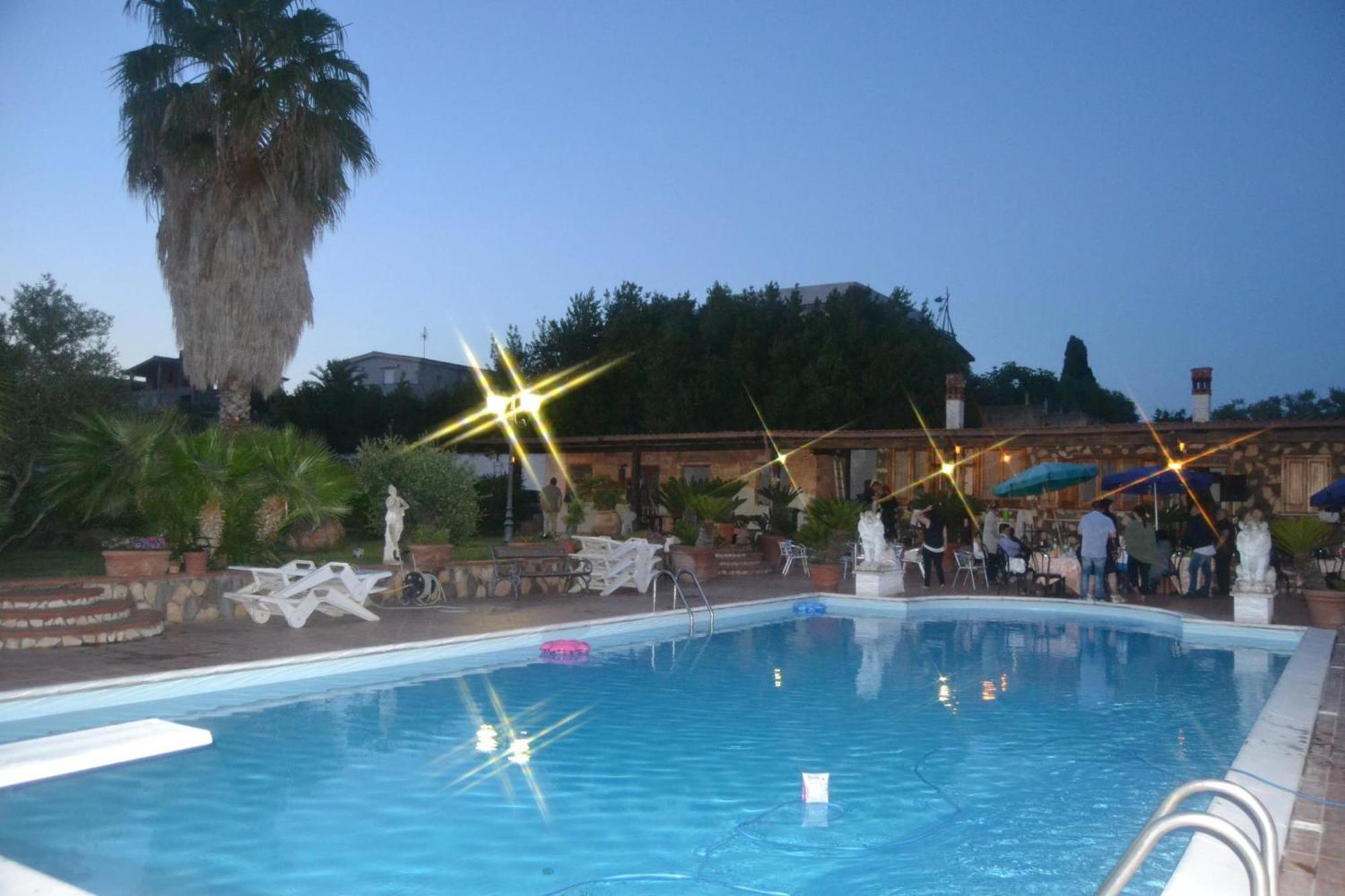 Chalet L Oasi Di Ambra 8 Posti Letto Con Uso Piscina Ardea Εξωτερικό φωτογραφία
