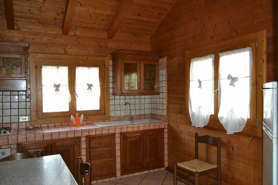Chalet L Oasi Di Ambra 8 Posti Letto Con Uso Piscina Ardea Εξωτερικό φωτογραφία