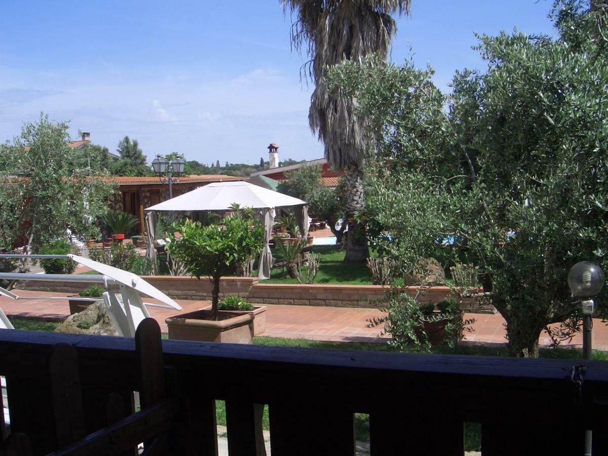 Chalet L Oasi Di Ambra 8 Posti Letto Con Uso Piscina Ardea Εξωτερικό φωτογραφία