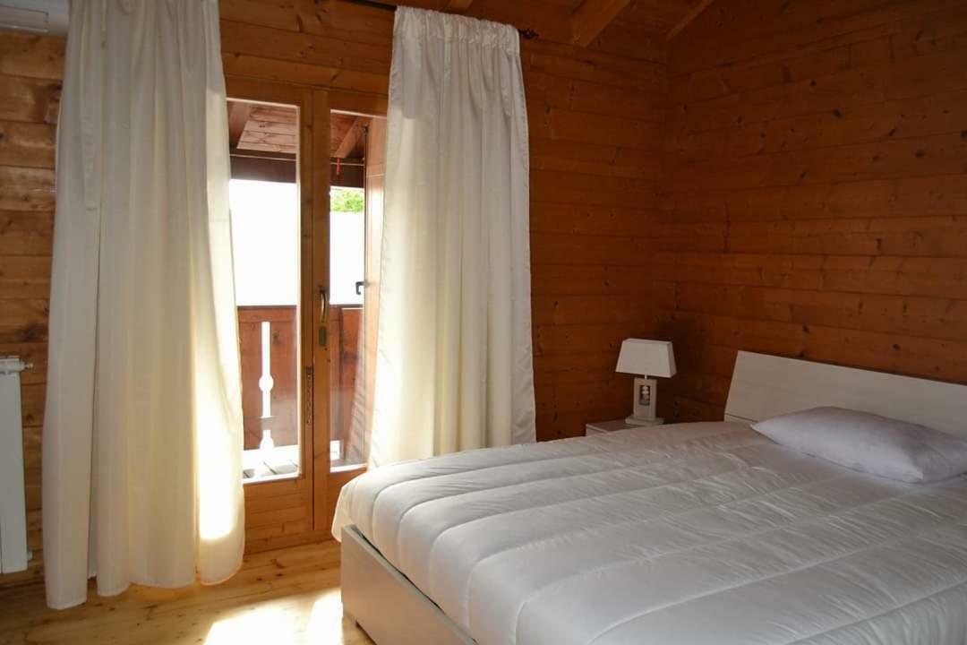 Chalet L Oasi Di Ambra 8 Posti Letto Con Uso Piscina Ardea Εξωτερικό φωτογραφία