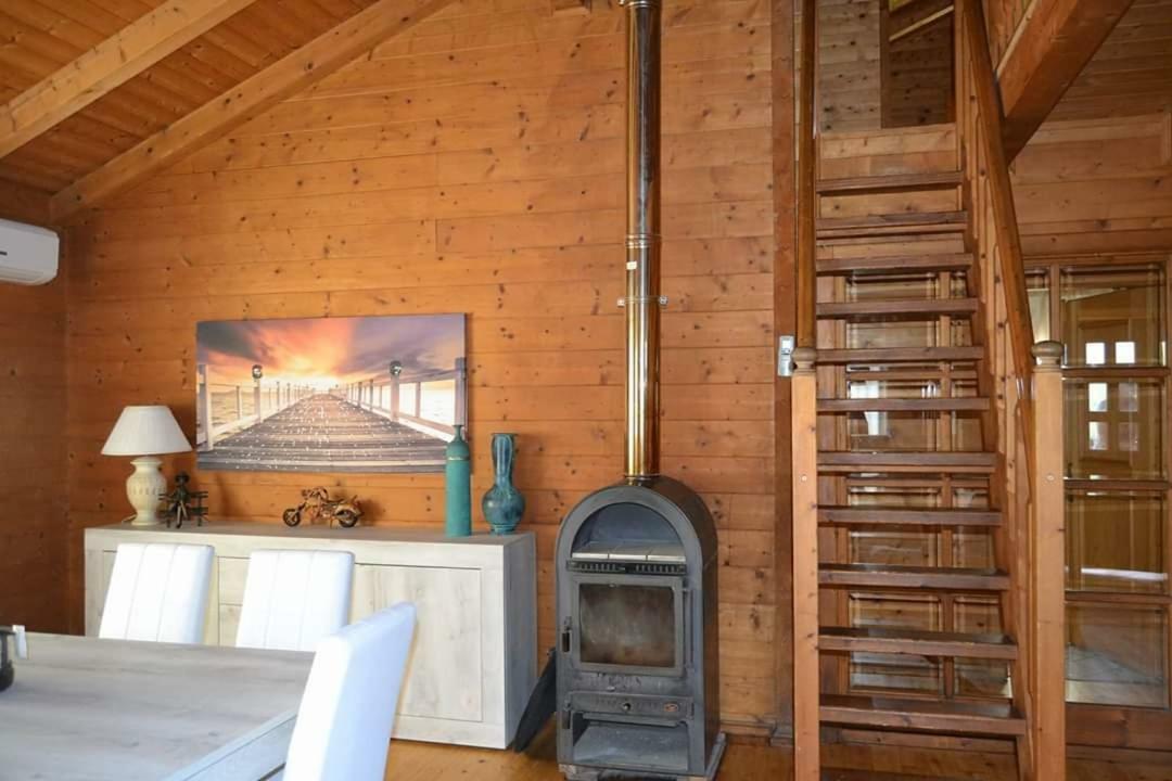 Chalet L Oasi Di Ambra 8 Posti Letto Con Uso Piscina Ardea Εξωτερικό φωτογραφία