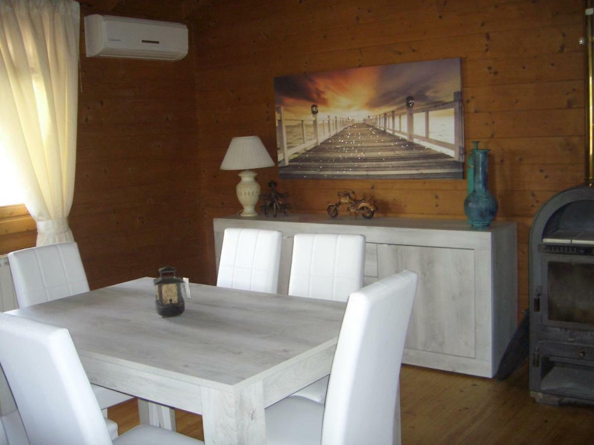 Chalet L Oasi Di Ambra 8 Posti Letto Con Uso Piscina Ardea Εξωτερικό φωτογραφία