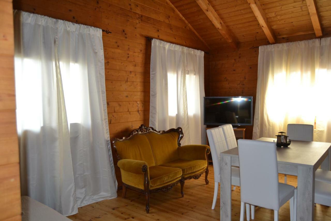 Chalet L Oasi Di Ambra 8 Posti Letto Con Uso Piscina Ardea Εξωτερικό φωτογραφία
