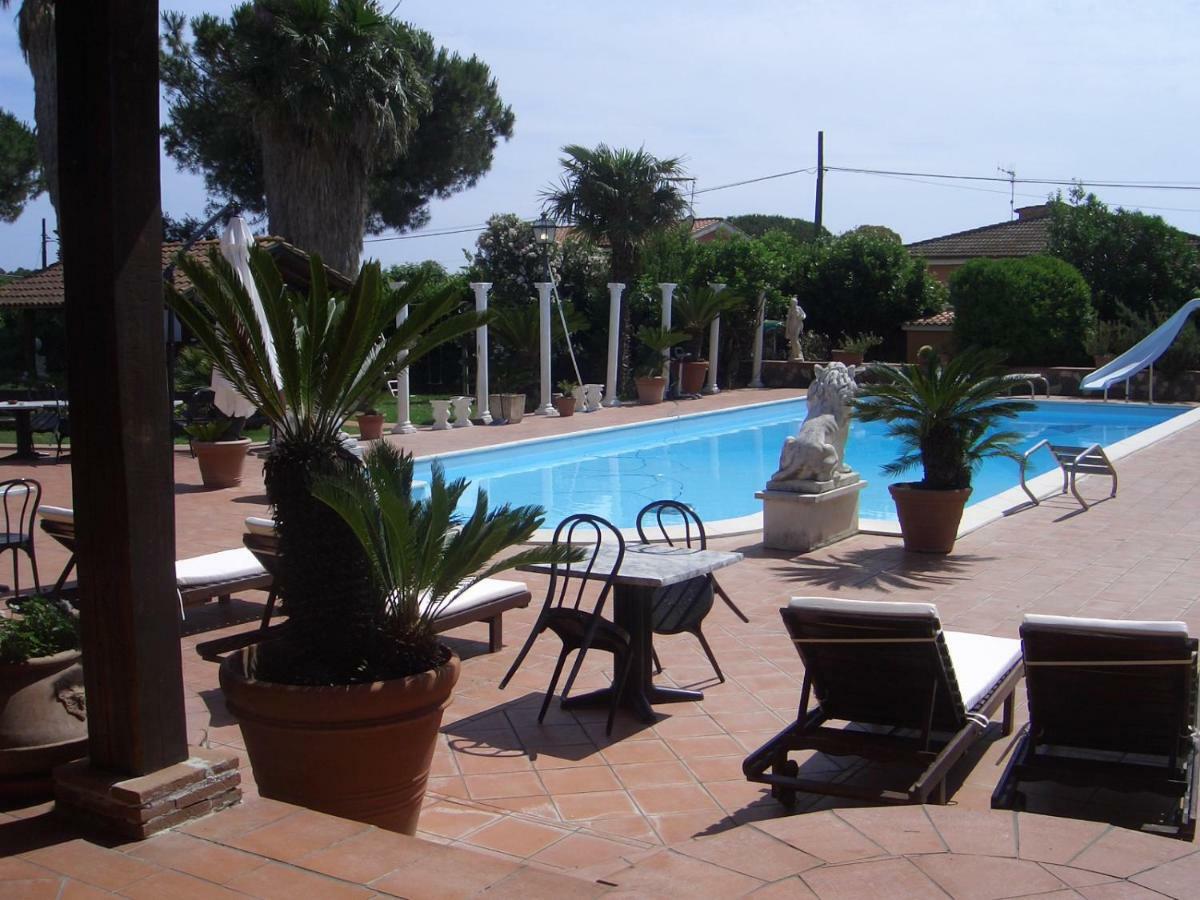 Chalet L Oasi Di Ambra 8 Posti Letto Con Uso Piscina Ardea Εξωτερικό φωτογραφία