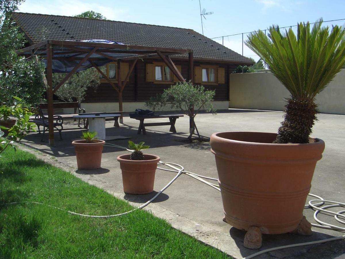 Chalet L Oasi Di Ambra 8 Posti Letto Con Uso Piscina Ardea Εξωτερικό φωτογραφία