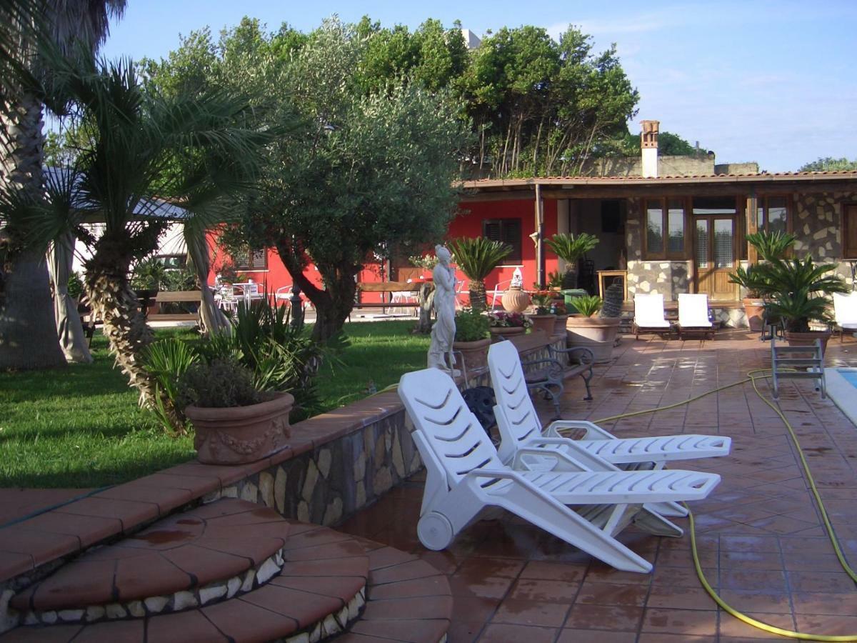 Chalet L Oasi Di Ambra 8 Posti Letto Con Uso Piscina Ardea Εξωτερικό φωτογραφία